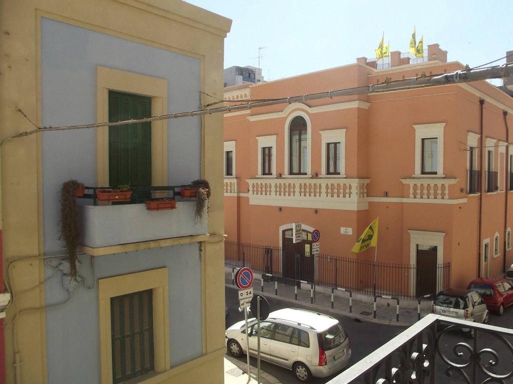 A Due Passi Dal Centro - Bari Policlinico Apartment Luaran gambar